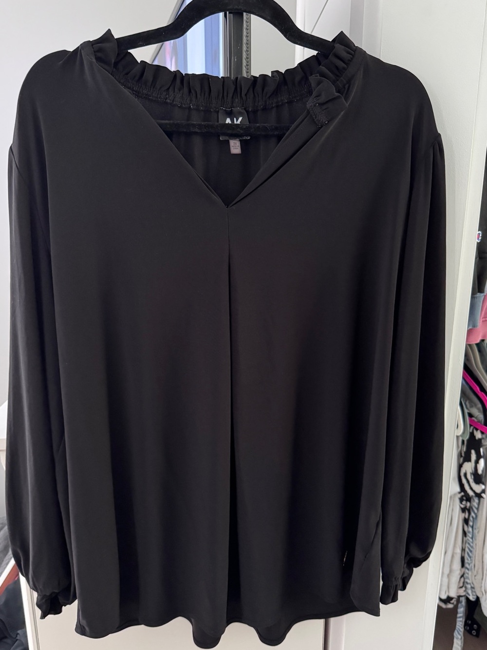 Anne Klein Black V-Neck Long Sleeve Blouse with Ruffled Collar